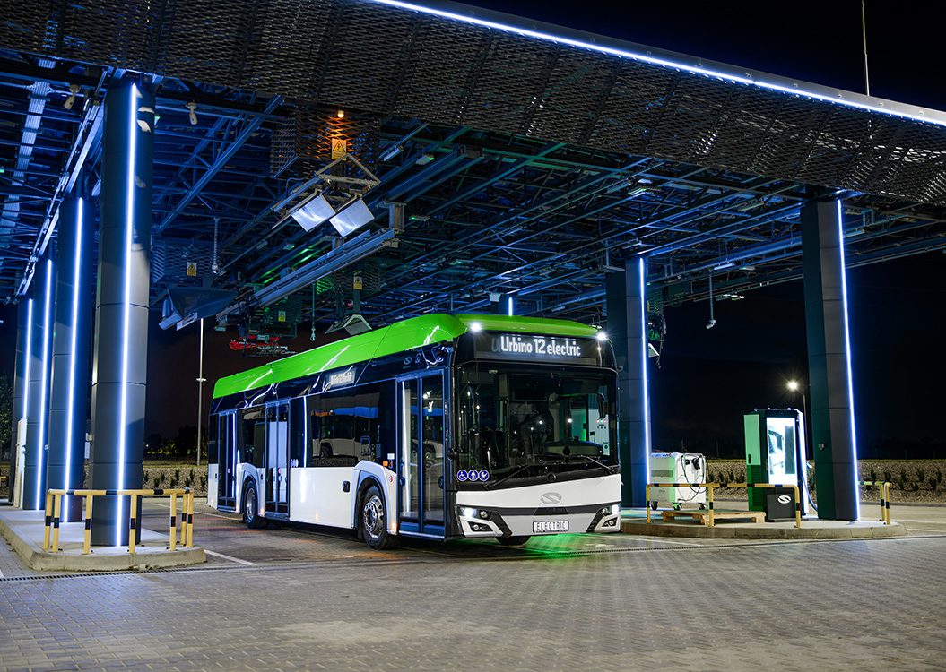 Solaris Urbino 12 electric with modular drive, front three-quarter view